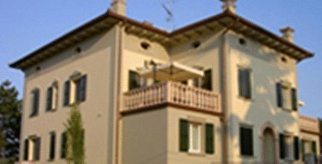 Hotel La Maddalena Quattro Castella Exterior photo